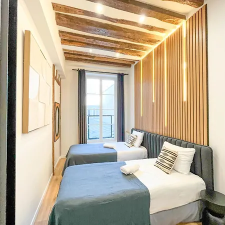 Urban Flat 67 - Spacious Parisian Flat In