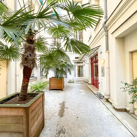 Urban Flat 67 - Spacious Parisian Flat In *