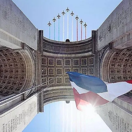 Urban Flat 67 - Spacious Parisian Flat In Apartment