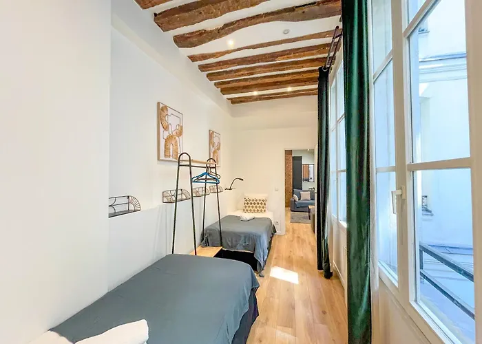 Urban Flat 67 - Spacious Parisian Flat In * Paris