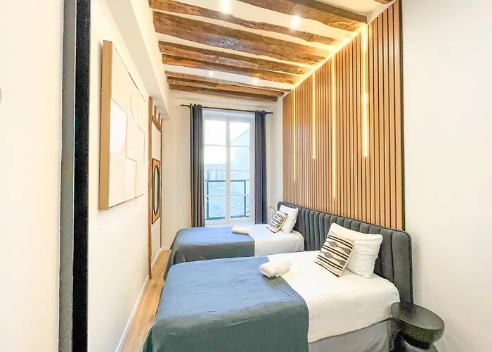 Urban Flat 67 - Spacious Parisian Flat In