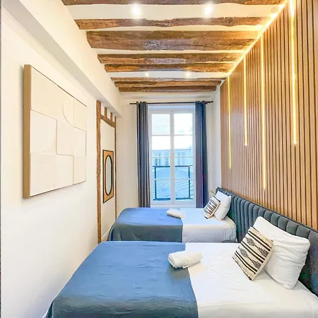 Urban Flat 67 - Spacious Parisian Flat In
